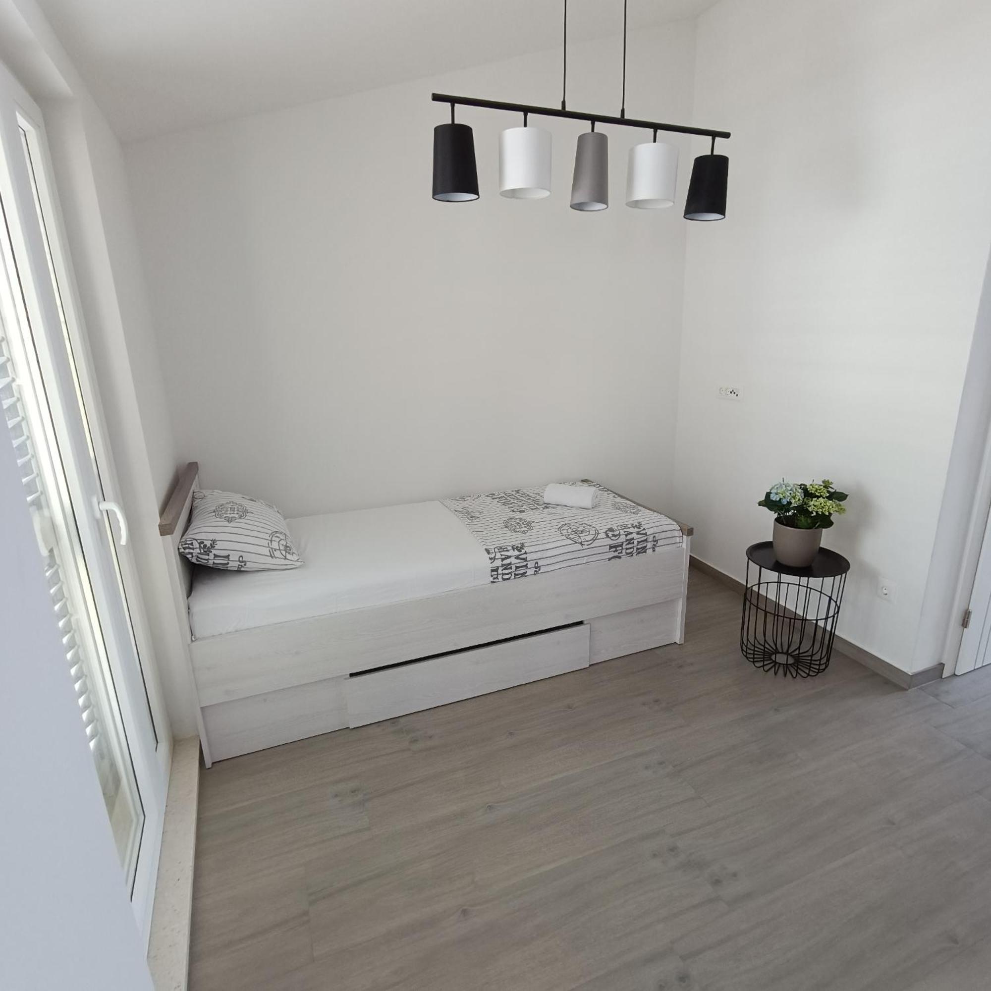 Apartmani Kristijan Igrane Luaran gambar
